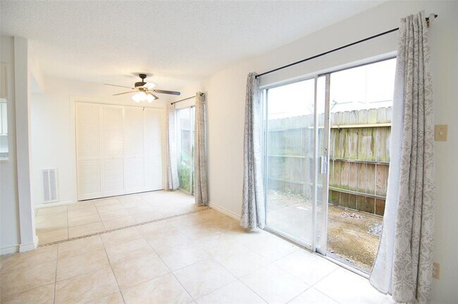 Building Photo - 5654 Birchmont Dr