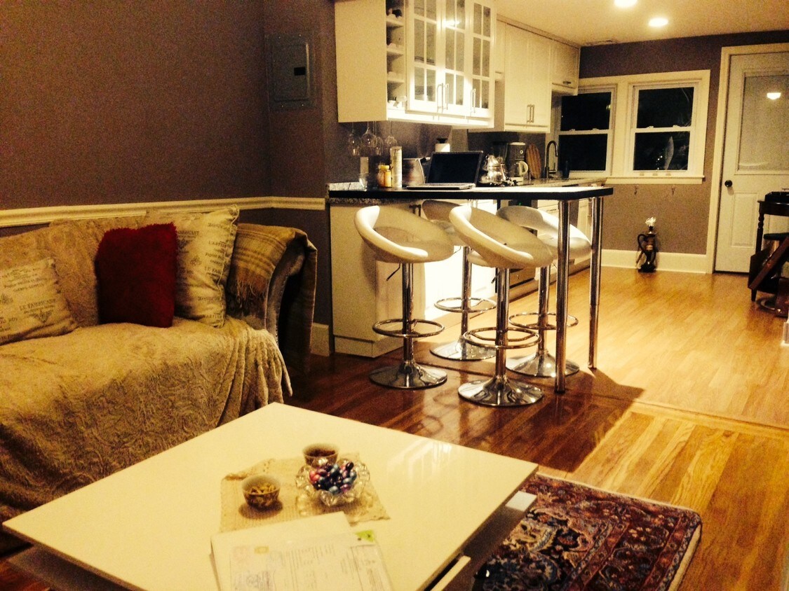 Building Photo - 2 Sparhawk St
