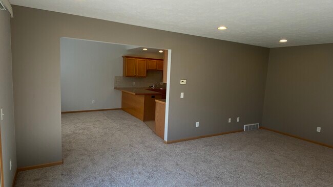 Foto del edificio - 2456-2456 Millview