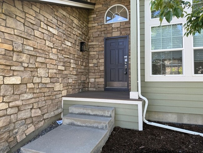 Building Photo - 818 Spyglass Cir