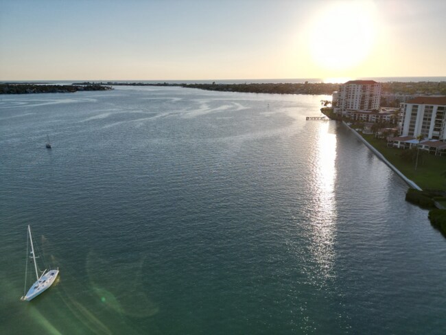 Foto del edificio - 6295 Bahia Del Mar Cir
