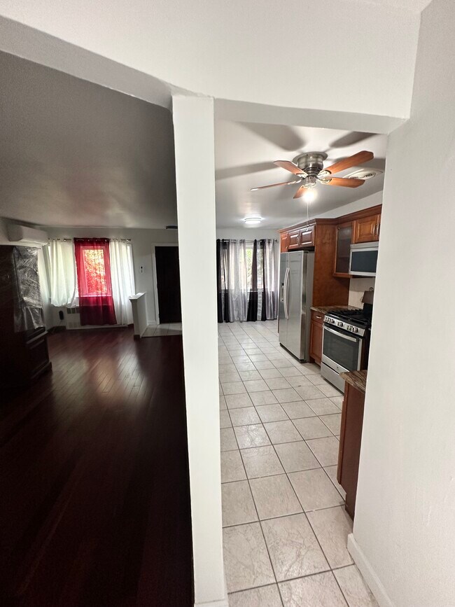 Foto del edificio - 626 E 83rd St