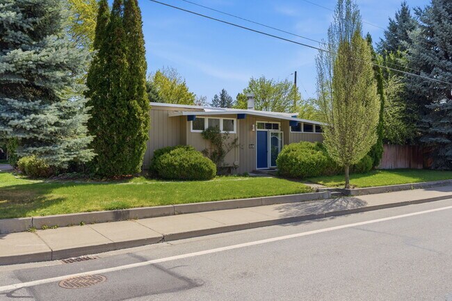 Foto del edificio - 1503 S University Rd