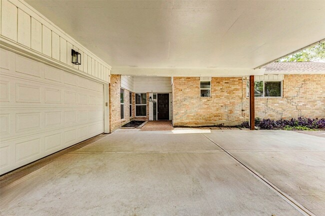 Foto del edificio - 22222 Greenbrook Dr