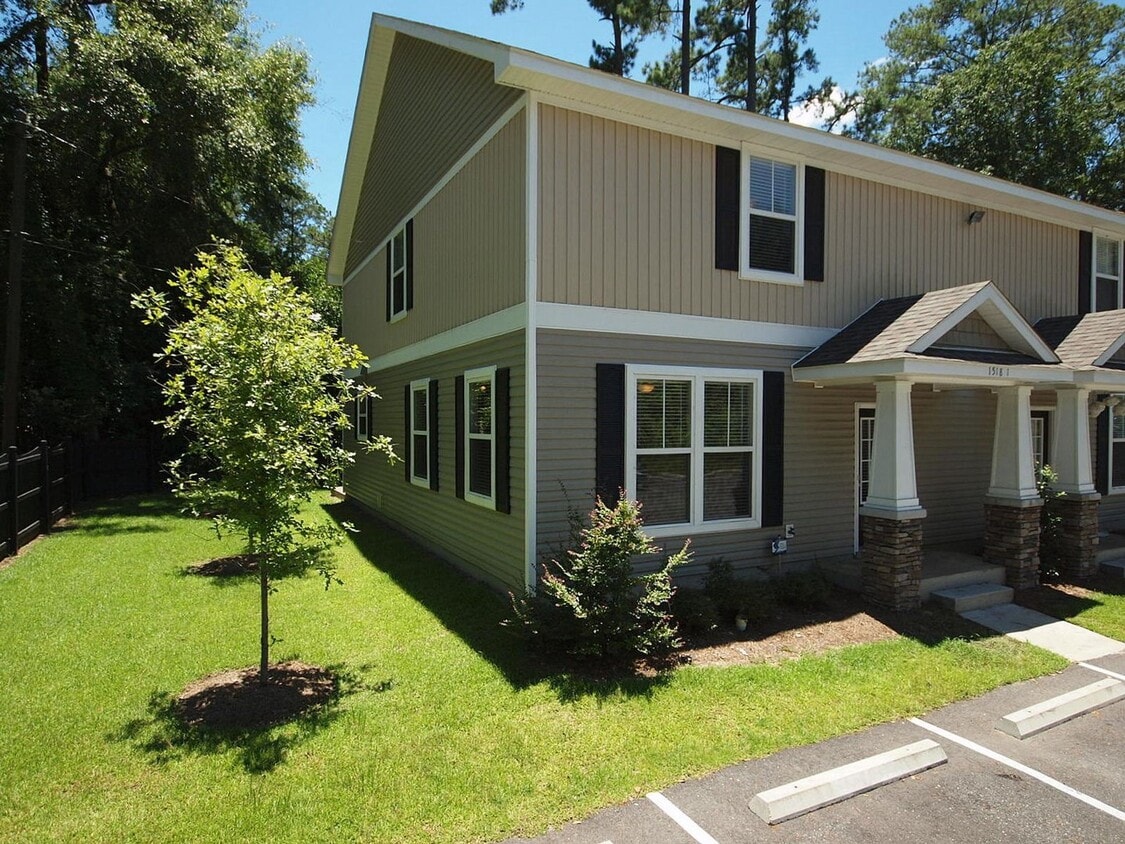4 BD 4 BA Student Housing Townhomes - NOW ... - 4 BD 4 BA Student Housing Townhomes - NOW ...