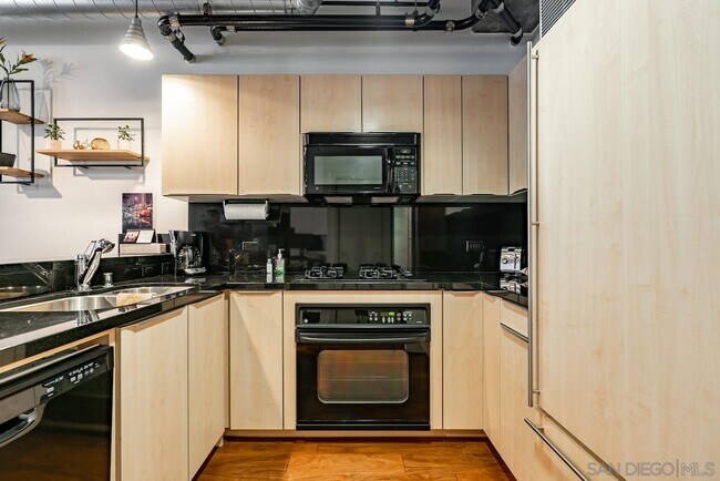 Foto del edificio - 877 Island Ave