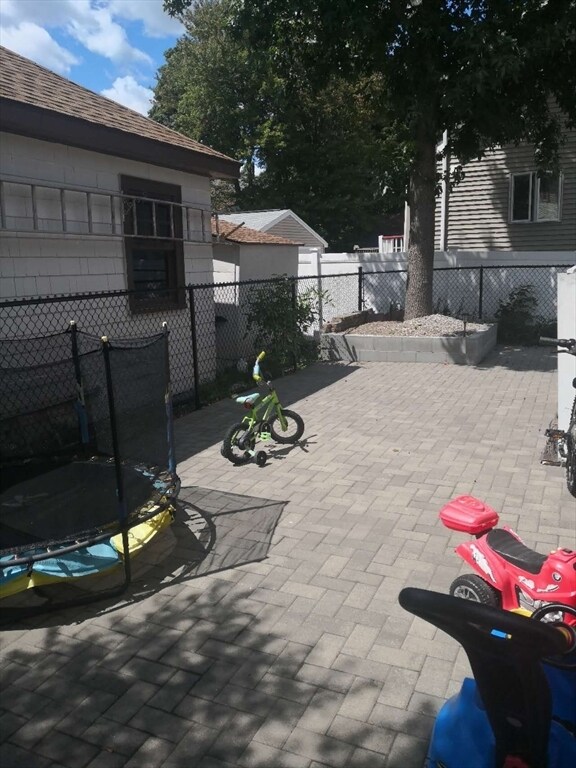 Foto del edificio - 139 Brook St