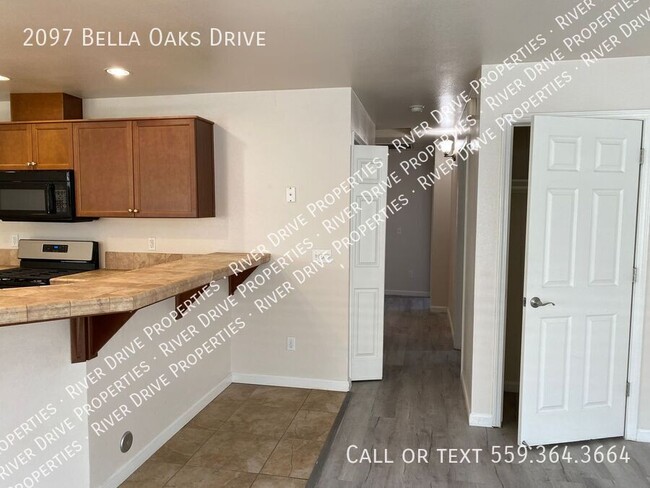 Foto del edificio - Three Bedroom Condo in Tulare