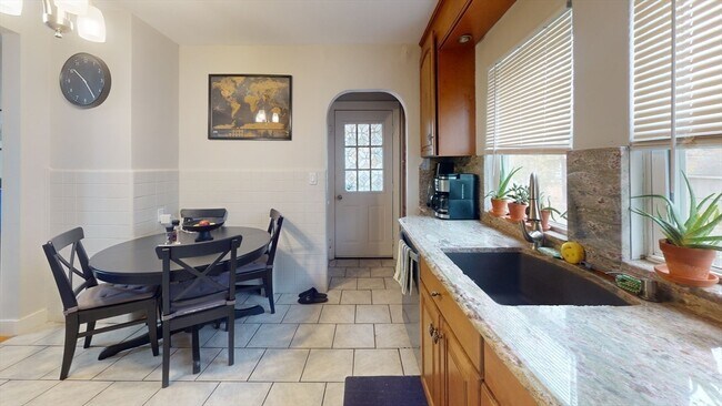 Building Photo - 37 Willis Ave