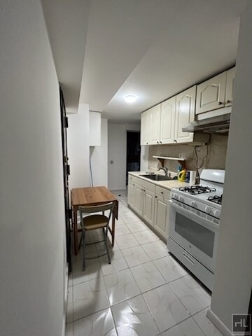 Foto del edificio - Amazing 1 bed 1 bath BAYSIDE!!!!
