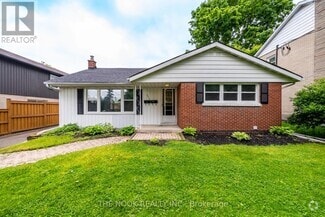 Building Photo - 866 Regent Dr