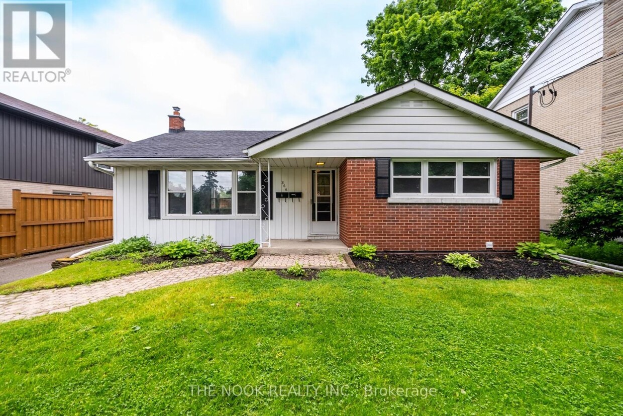 Primary Photo - 866 Regent Dr