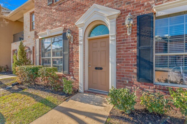 Foto del edificio - Fall 2025 Move In! Spacious 4 Bed, 4 Bath ...