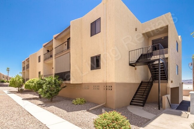 Foto del edificio - CENTRALLY LOCATED 1 BEDROOM CONDO