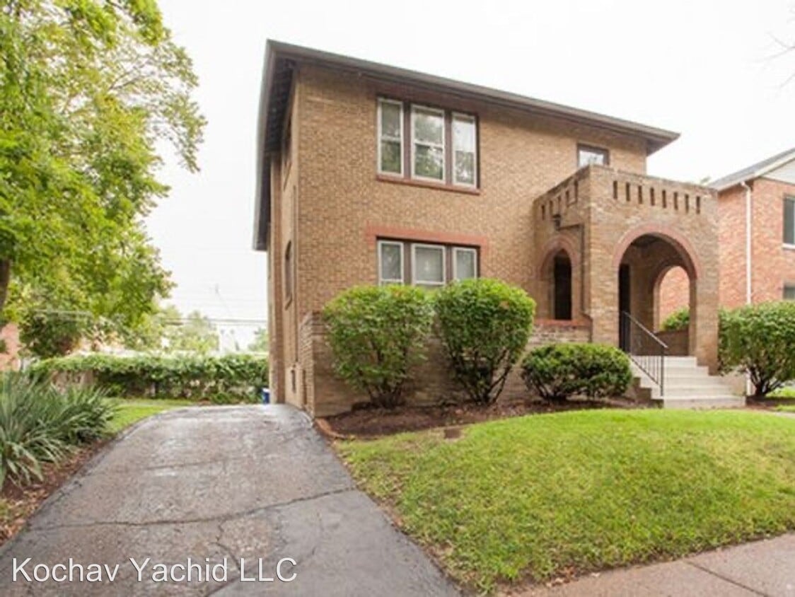 Primary Photo - 7227-7229 Dartmouth Ave
