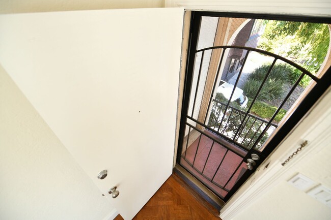 Building Photo - 324 49th St