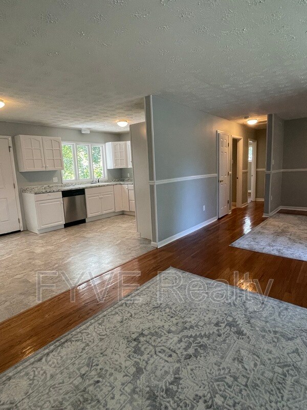 Foto del edificio - 3110 Sanderson Rd