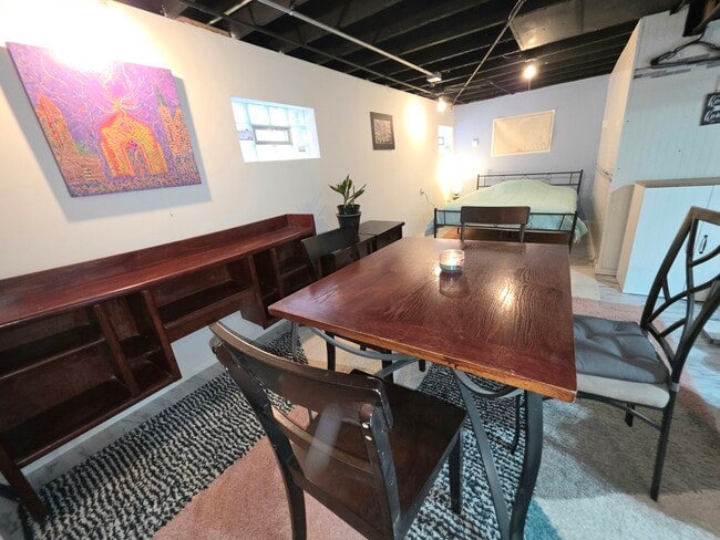 Building Photo - 3921 E Layton Ave