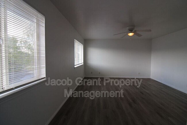 Building Photo - 639 Hoopes Ave