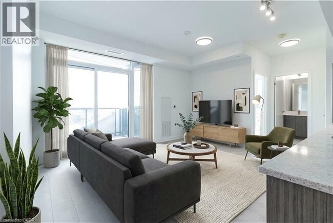 Building Photo - 25 Wellington St S