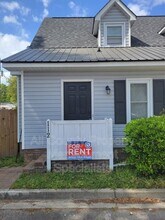 Building Photo - 112 Elizabeth Darby Lane