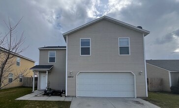 Building Photo - 12873 Alicia St