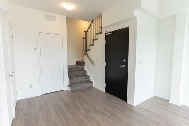 Building Photo - 851-851 Sheppard Ave W
