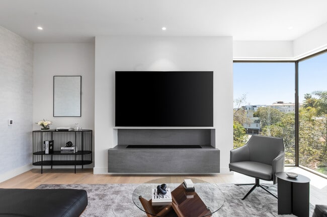 Building Photo - Lumiere at Malcolm