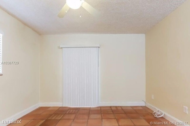 Foto del edificio - 10380 SW 26th St