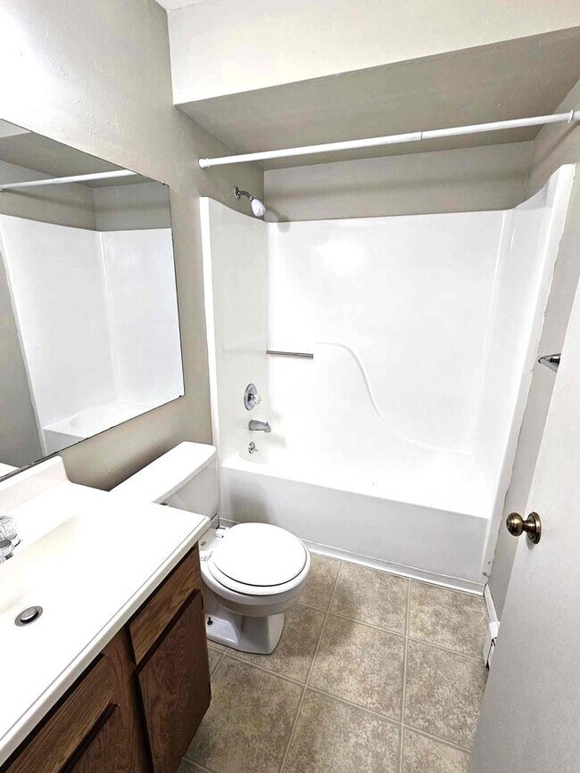 Foto del edificio - 3924 Kenowa Ave