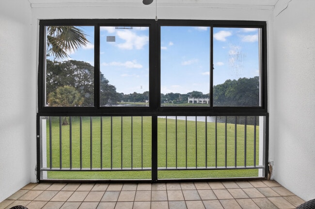 Foto del edificio - 3604 Bridgewood Dr
