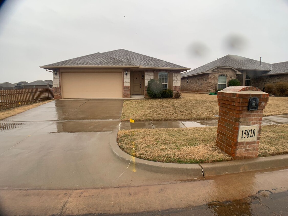 Foto principal - West Edmond - Sonador Addition (3 Bed 2 Bath)