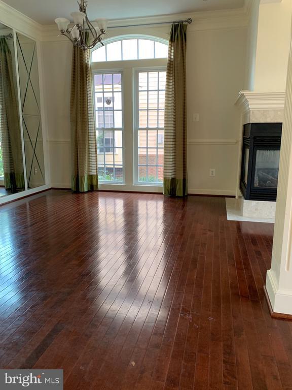 Building Photo - 1513 Regent Manor Ct