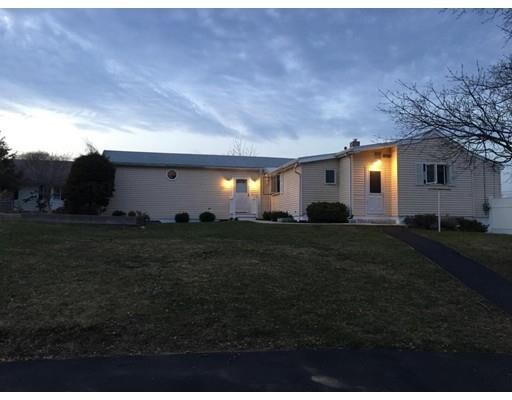 Foto principal - 320 E Main St
