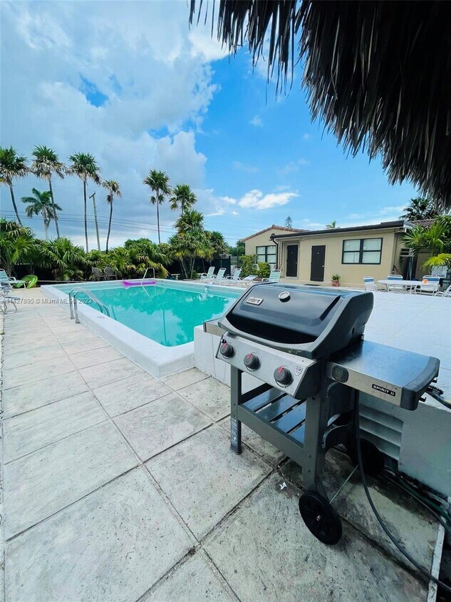Foto principal - 2742 Johnson St
