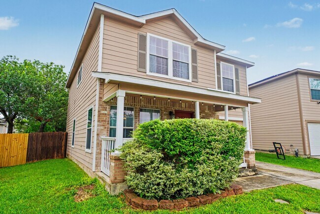 Foto del edificio - Beautifully Updated Home with Game Room in Villas of Westcreek - Realtor Commission: $500