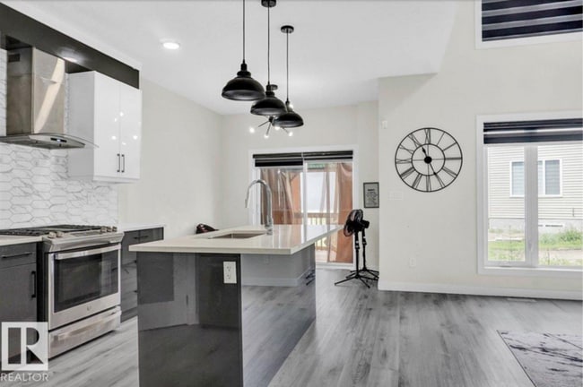 Building Photo - 3506-3566 66 St