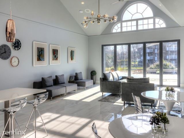 Foto del edificio - 860 W Panorama Dr