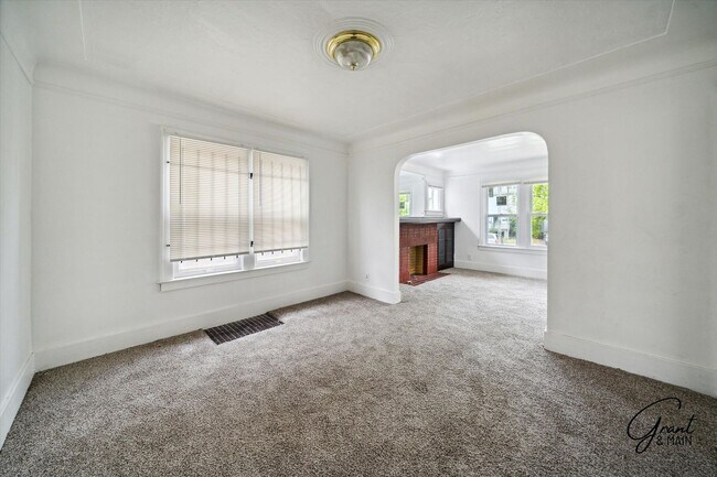 Foto del edificio - 14920 Washburn St