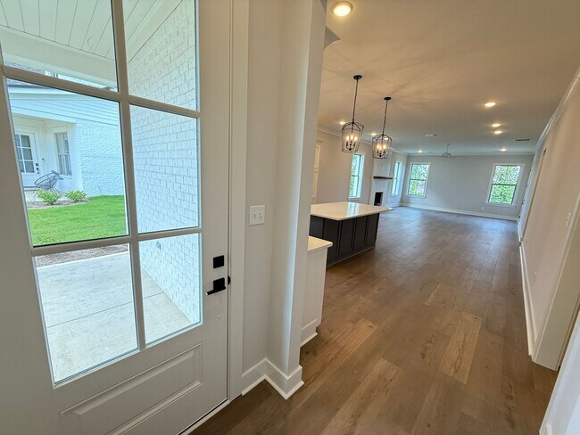 Foto del edificio - 4BR/3.5BA Home For Rent