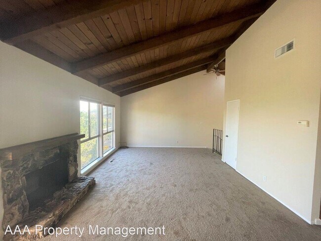 Building Photo - 2 br, 1.5 bath House - 451 Ridgeview Drive