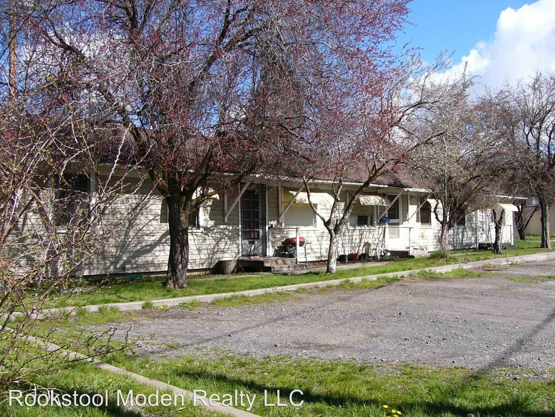 1929 Erie St, Klamath Falls, OR 97601 House Rental in Klamath Falls