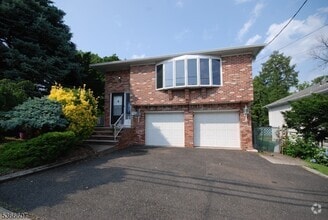 Building Photo - 561 Anderson Ave