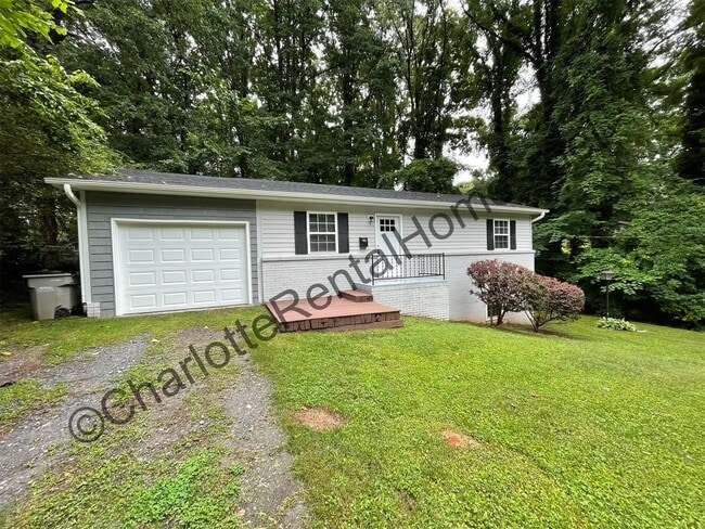 Building Photo - Nice home on quiet street