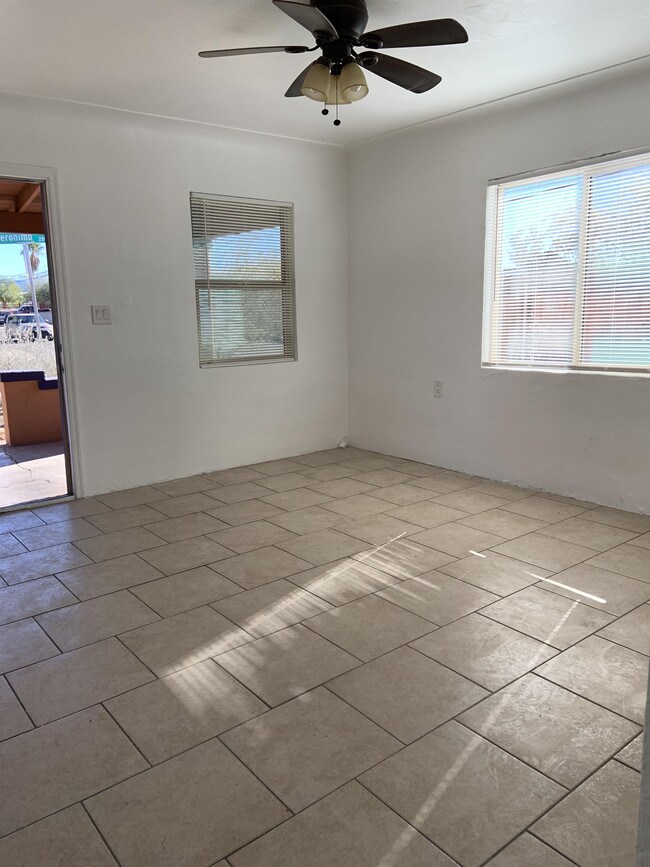 Building Photo - 2803 N Geronimo Ave