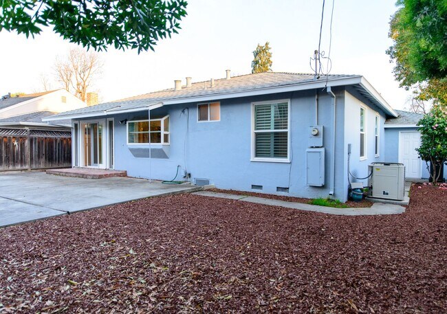 Foto del edificio - 2177 Sunny Vista Dr San Jose, CA 95128