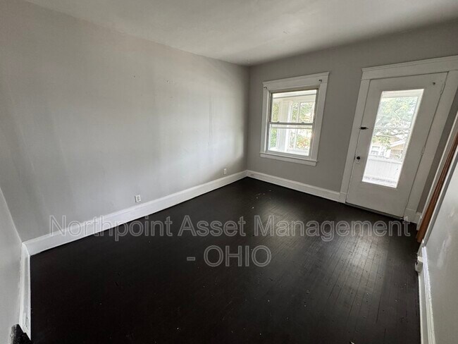 Foto del edificio - 10801-10801 Fidelity Ave