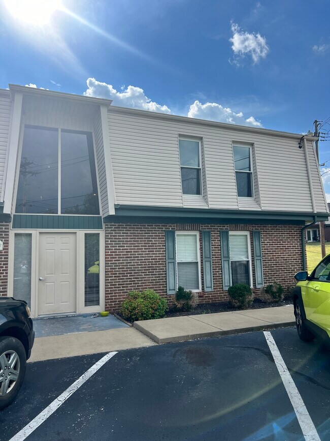 Foto del edificio - 1310 Louisville Rd