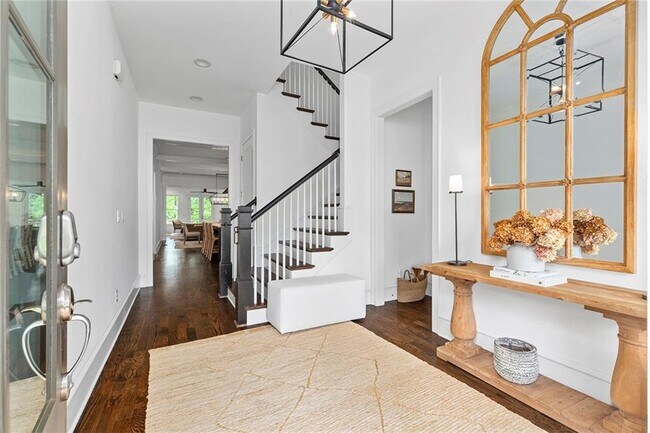 Foto del edificio - 5325 Green Hill Pl NE