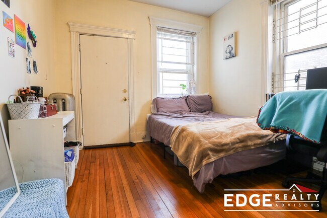 Building Photo - 16 Fuller St